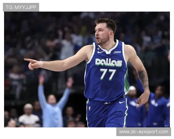 东契奇精准分球，独行侠团队配合流畅